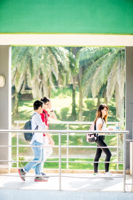 Students walking through Malaysia Campus