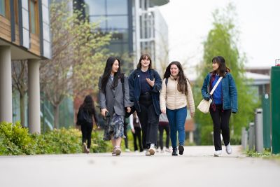 Students walking towards Business Library on Jubilee campus