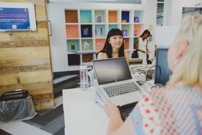 Undergraduate students using the Student Support Centre, Queen's Medical Centre, University Park